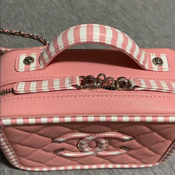 CHANEL Bags Chanel Small Vanity Filigree Bag Poshmark